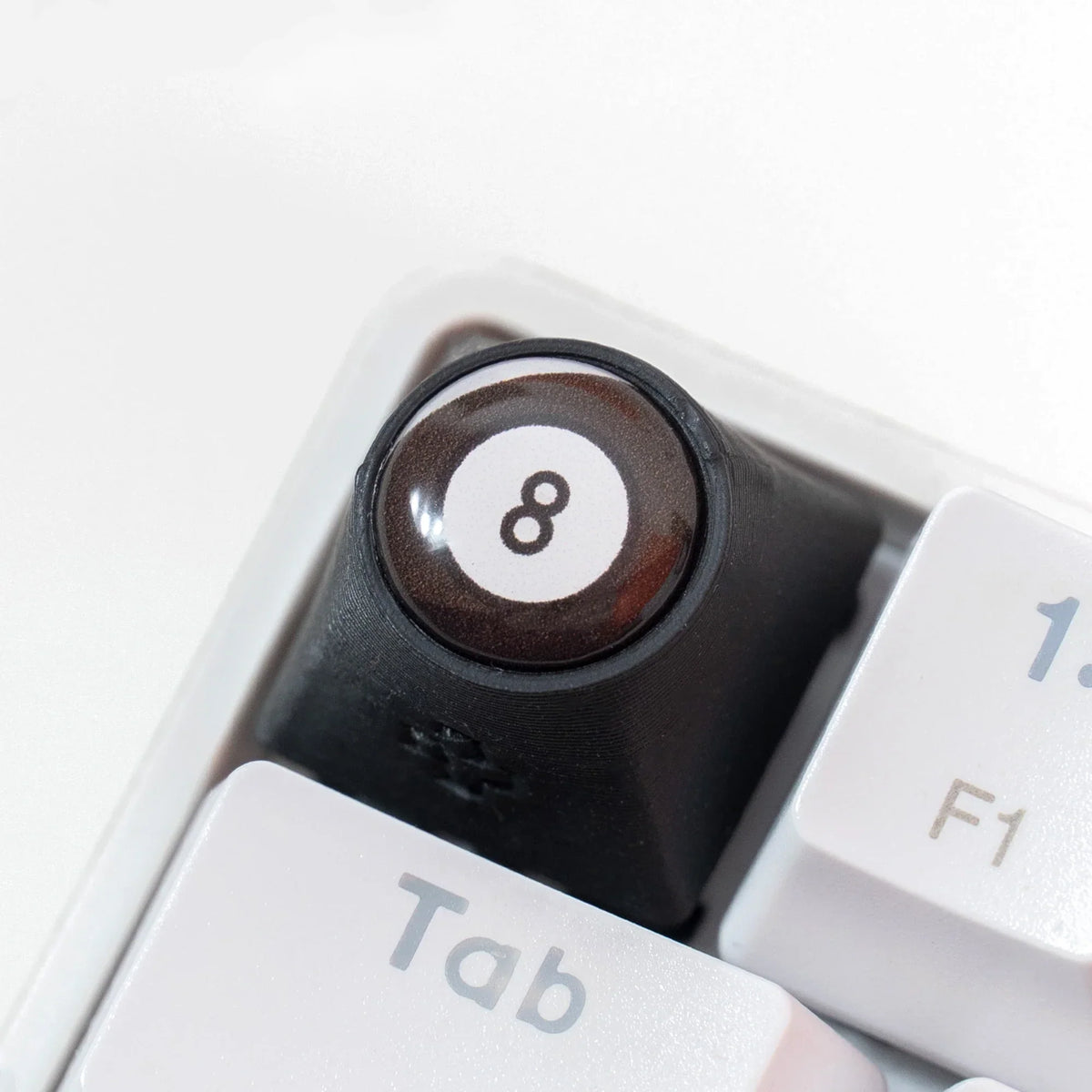 Artisan 8-as golyó keycap