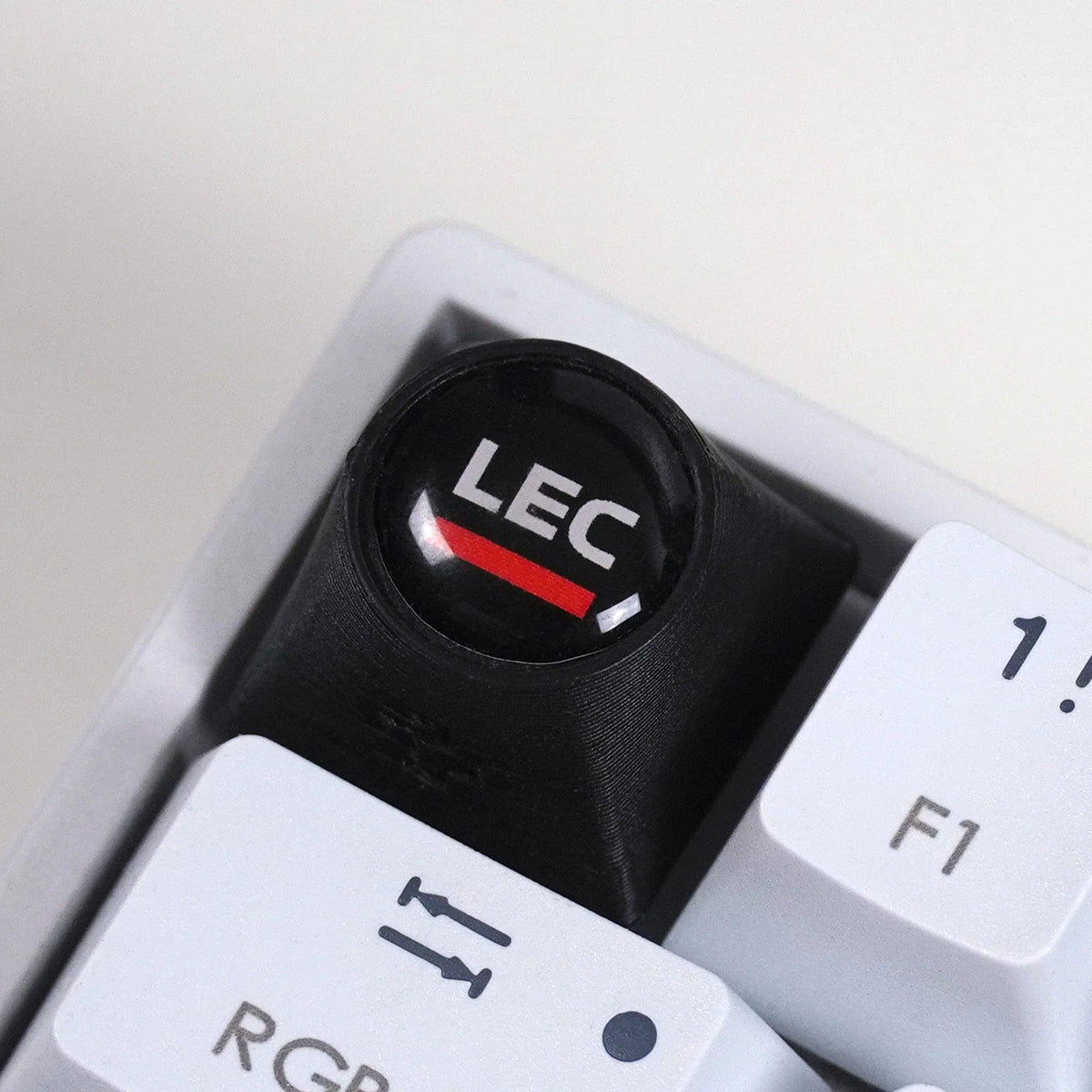 Artisan F1 – LEC + NR. 16 keycap