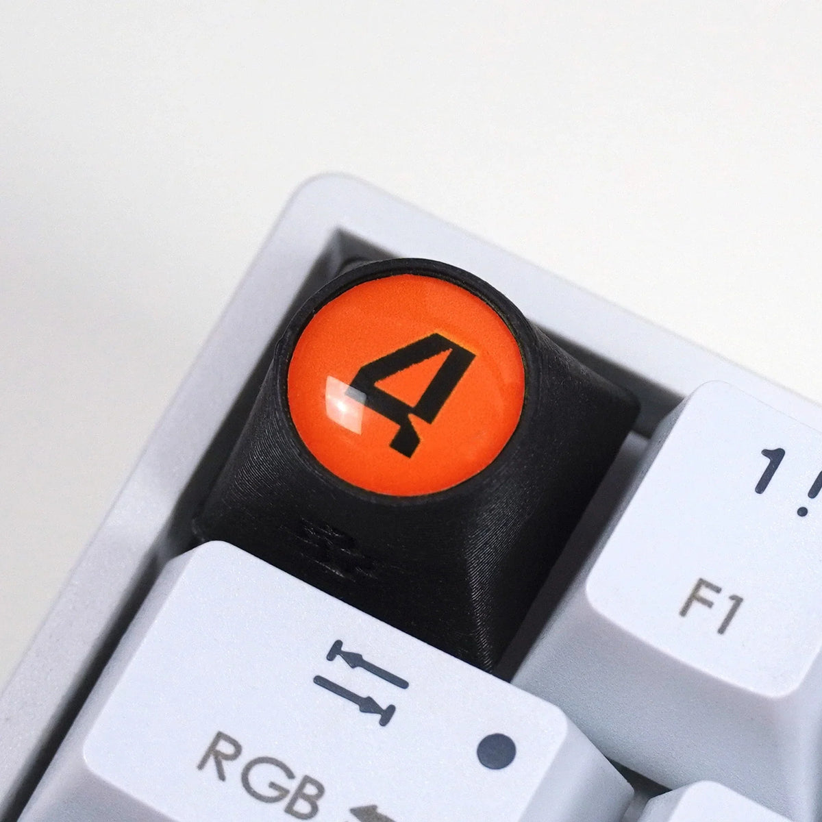 Artisan F1 – NOR + NR. 4 keycap