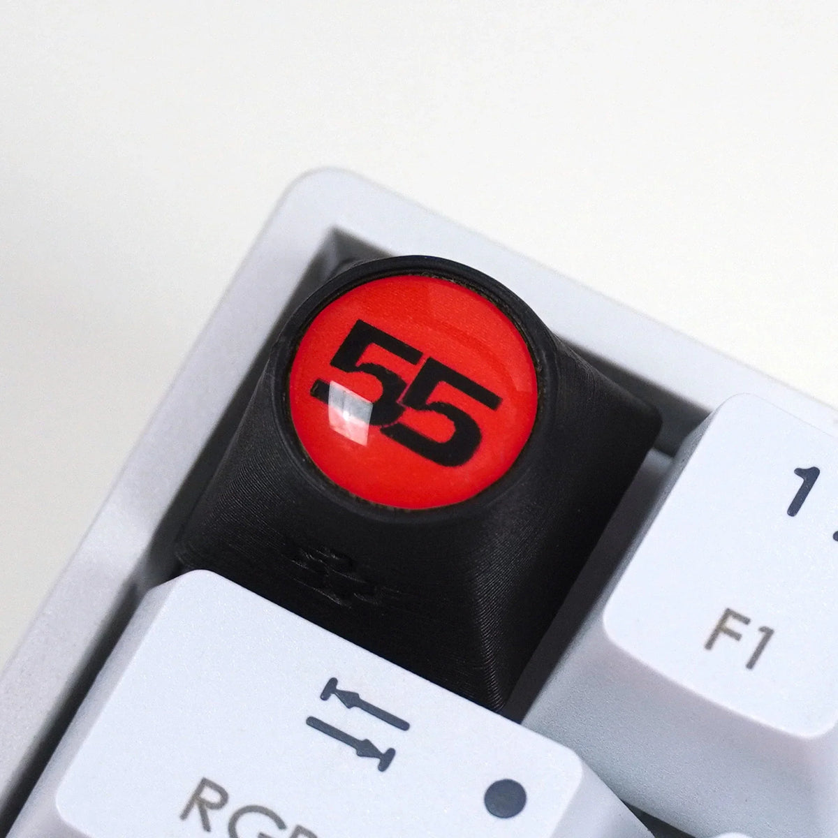 Artisan F1 – SAI + NR. 55 keycap