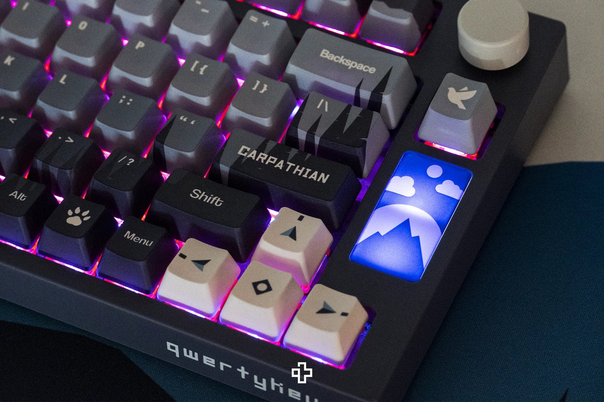QwertyKey75 Carpathian – vezeték nélküli mechanikus gamer billentyűzet, hot-swap, Full RGB, QMK/VIA, gasket mount