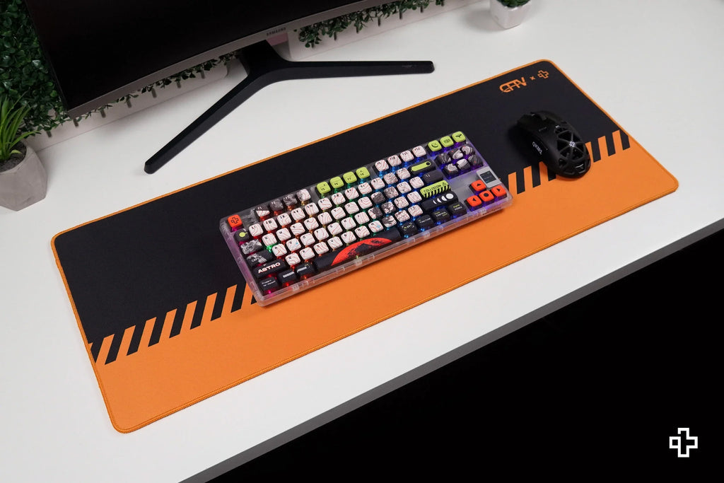 QwertyKey x ClipFixTV gamer asztali egérpad, vízálló, varrott szélek, 4 mm, csúszásmentes gumitalp