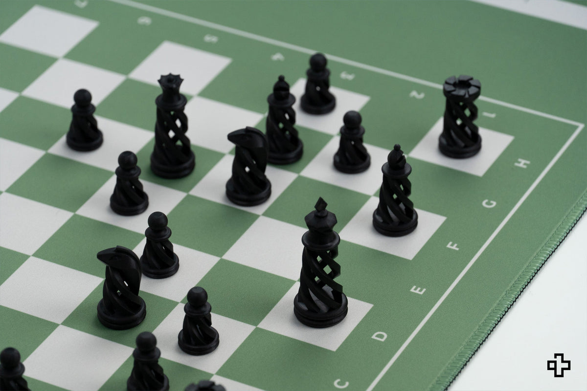 QwertyKey Chess gamer asztali egérpad, vízálló, varrott szélek, 4 mm, csúszásmentes gumitalp