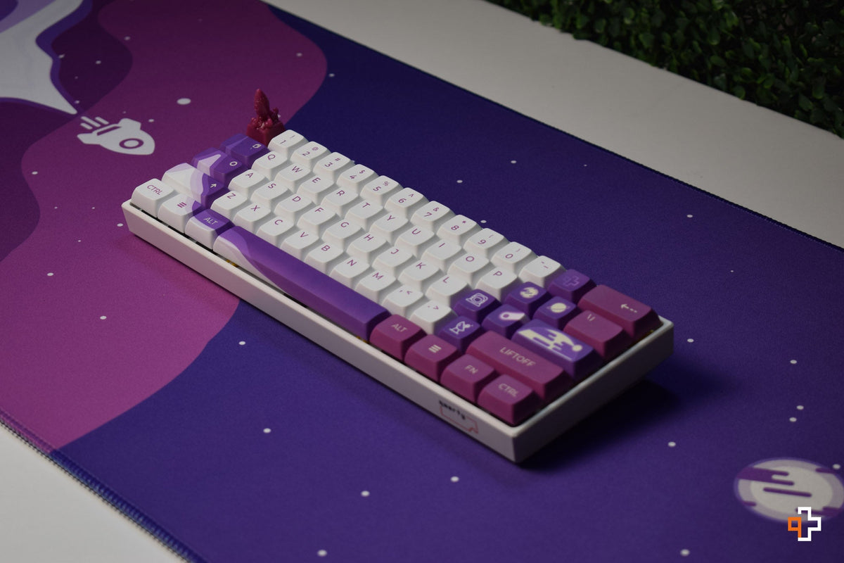 QwertyKey LiftOff gamer asztali egérpad, vízálló, varrott szélek, 4 mm, csúszásmentes gumitalp