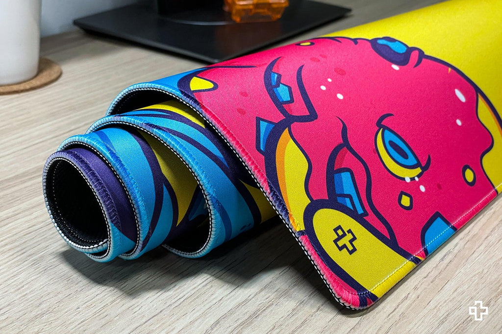 QwertyKey Octopus Yellow gamer asztali egérpad, vízálló, varrott szélek, 4 mm, csúszásmentes gumitalp