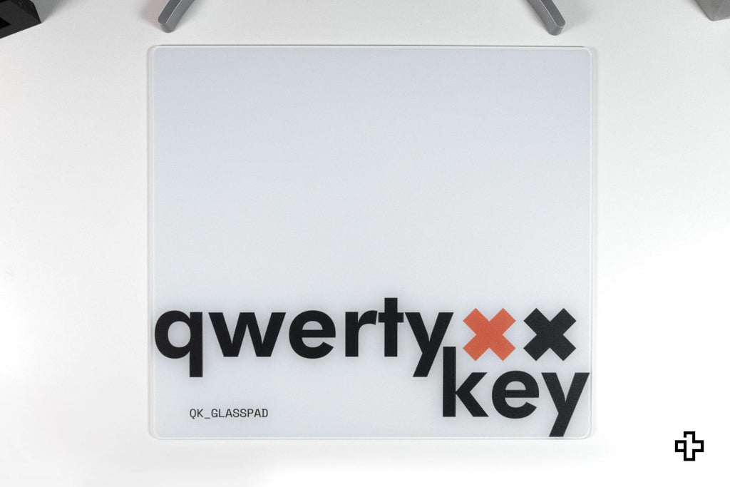 QwertyKey White Esports Glass gamer egérpad, 3,2 mm, csúszásmentes TPU talp
