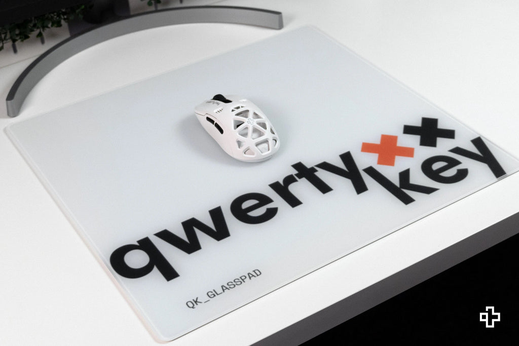 QwertyKey White Esports Glass gamer egérpad, 3,2 mm, csúszásmentes TPU talp