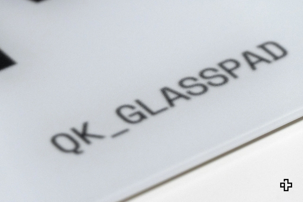 QwertyKey White Esports Glass gamer egérpad, 3,2 mm, csúszásmentes TPU talp