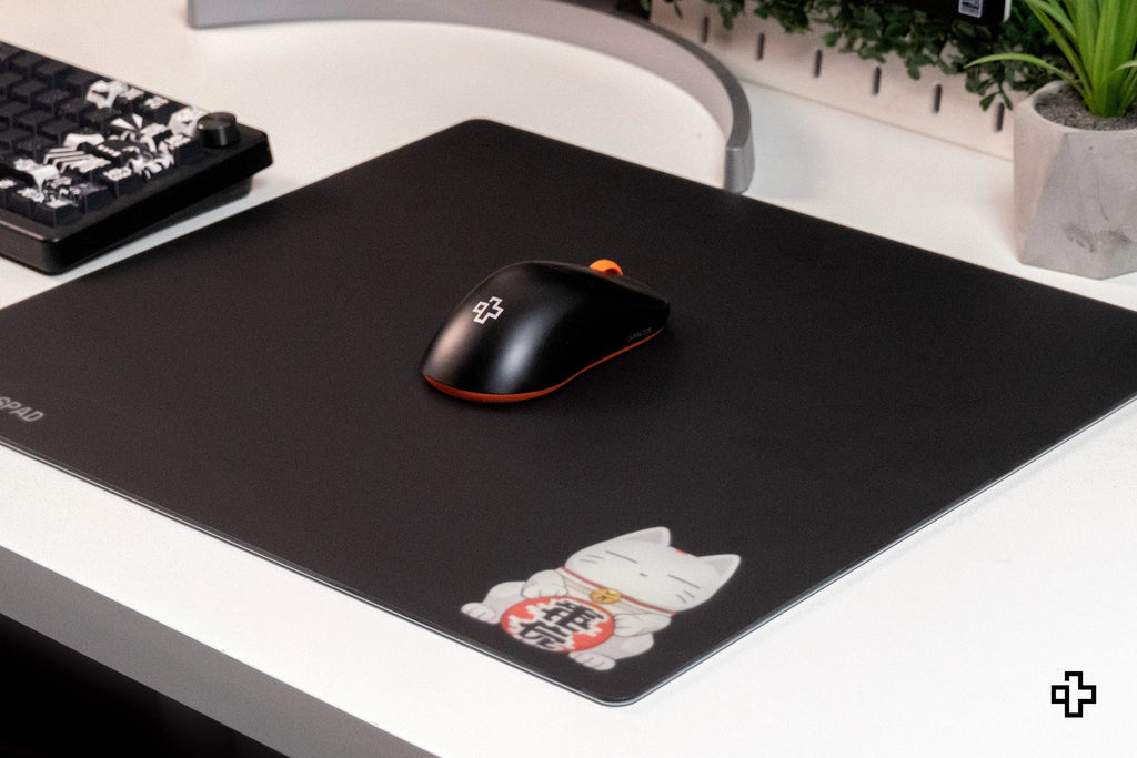 QwertyKey MOMO Esports Glass gamer egérpad, 3,2 mm, csúszásmentes TPU talp
