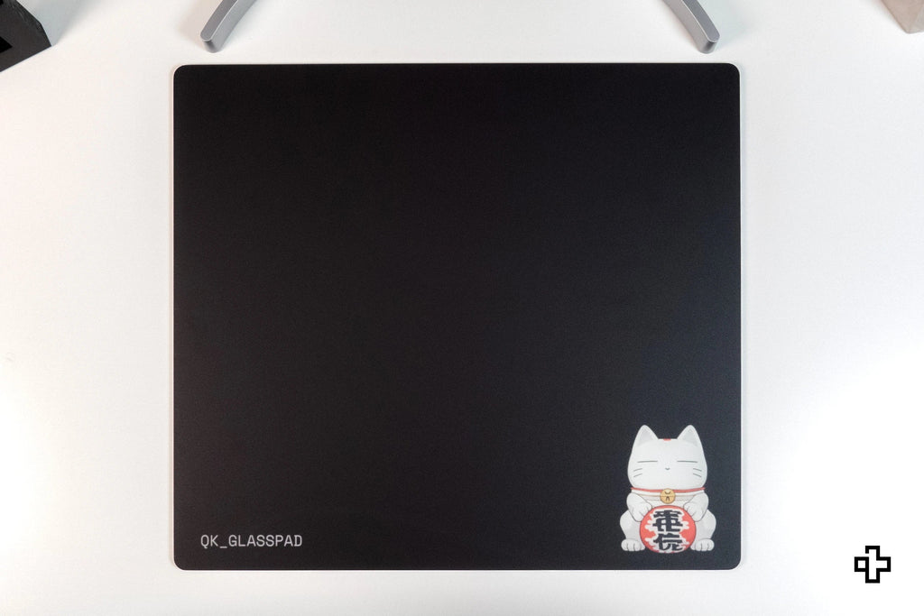 QwertyKey MOMO Esports Glass gamer egérpad, 3,2 mm, csúszásmentes TPU talp