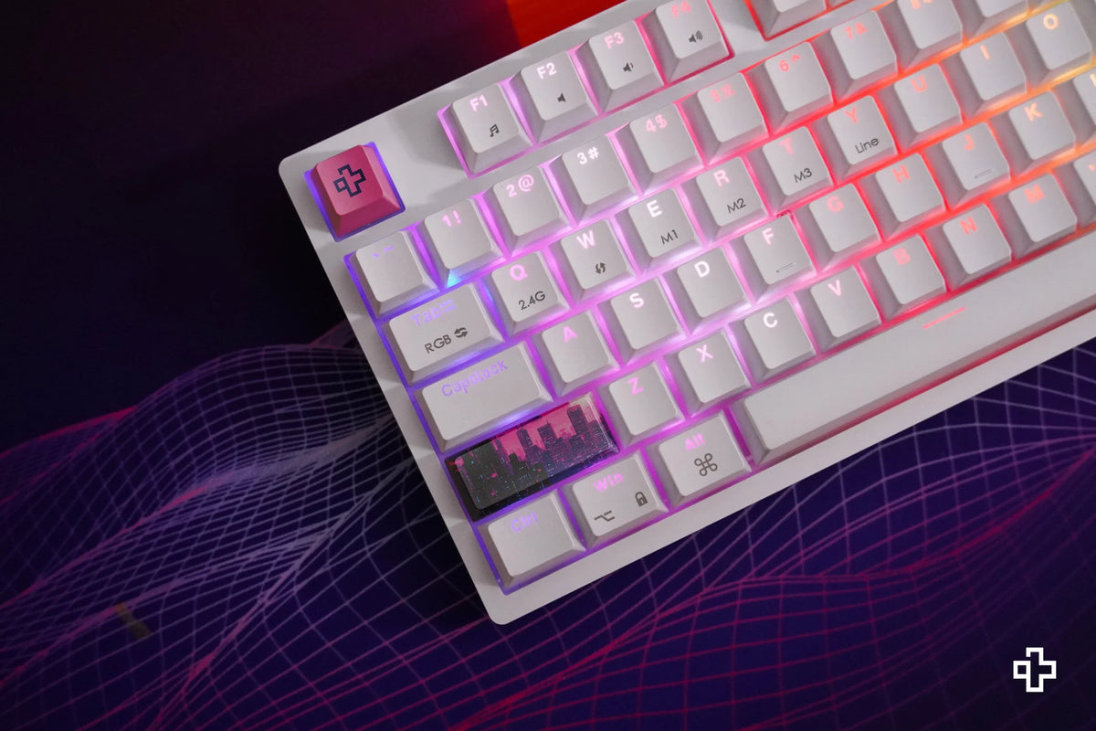 QwertyKey H87 White – vezeték nélküli mechanikus gamer billentyűzet, hot-swap, Full RGB