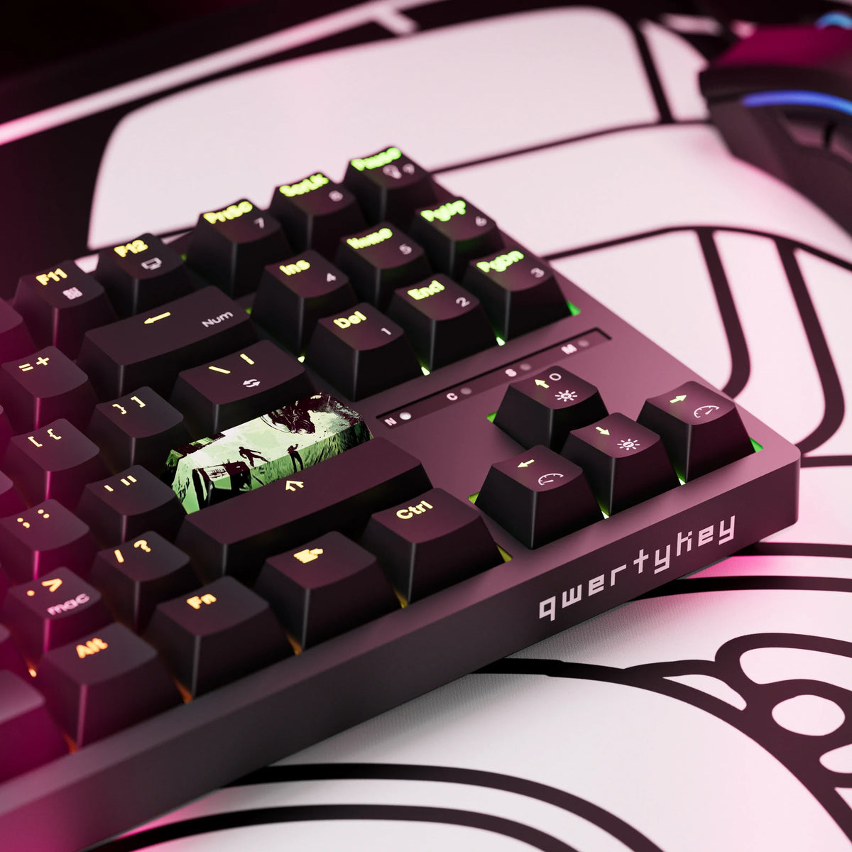 QwertyKey H87 Black – vezeték nélküli mechanikus gamer billentyűzet, hot-swap, Full RGB