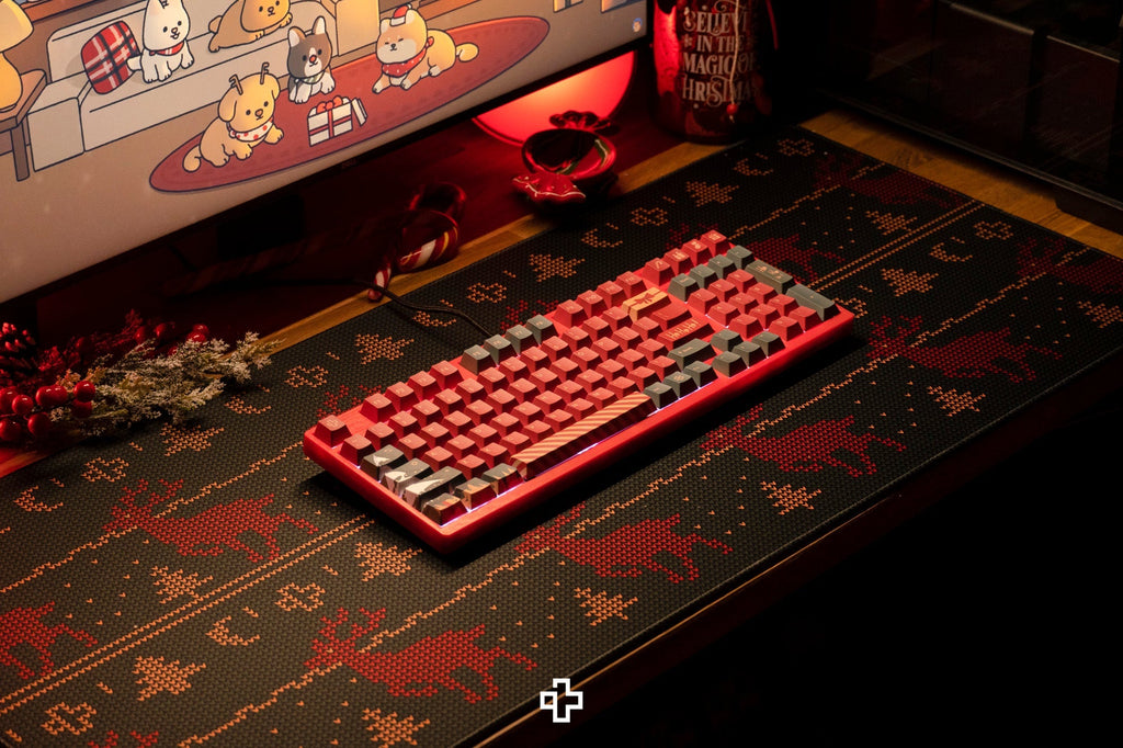 QwertyKey Christmas gamer asztali egérpad, vízálló, varrott szélek, 4 mm, csúszásmentes gumitalp