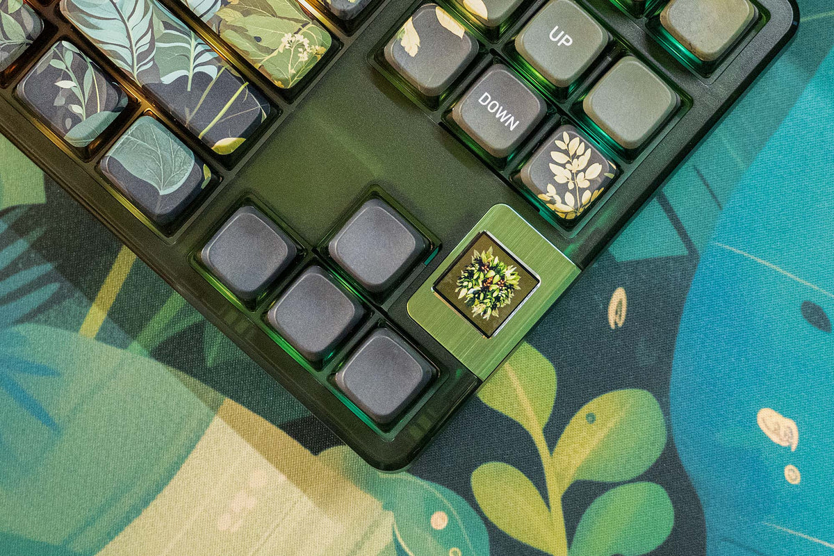 QwertyKey80 Leaf – vezeték nélküli mechanikus gamer billentyűzet kijelzővel, hot-swap, Full RGB, QMK/VIA, gasket mount
