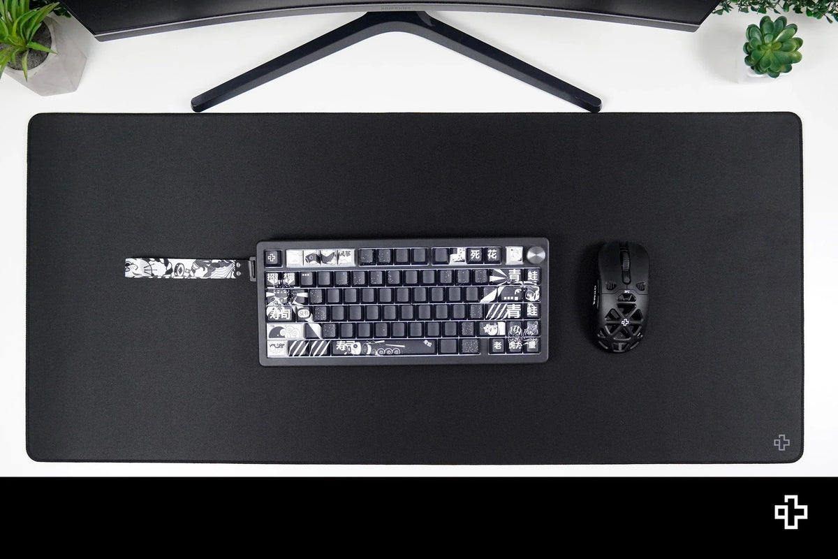 QwertyKey Classic Plain fekete gamer asztali egérpad, vízálló, varrott szélek, 4 mm, csúszásmentes gumitalp