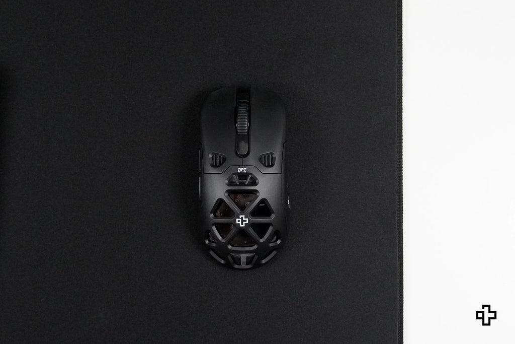 QwertyKey Classic Plain fekete gamer asztali egérpad, vízálló, varrott szélek, 4 mm, csúszásmentes gumitalp