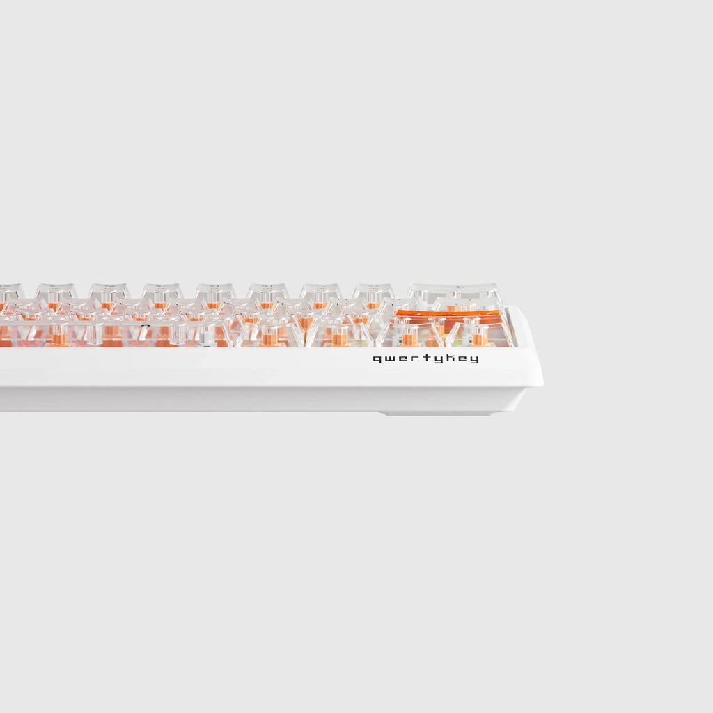 QwertyKey QK61 HE Phantom White – mágneses Hall Effect gamer billentyűzet, Rapid Trigger, Snap Tap, Full RGB