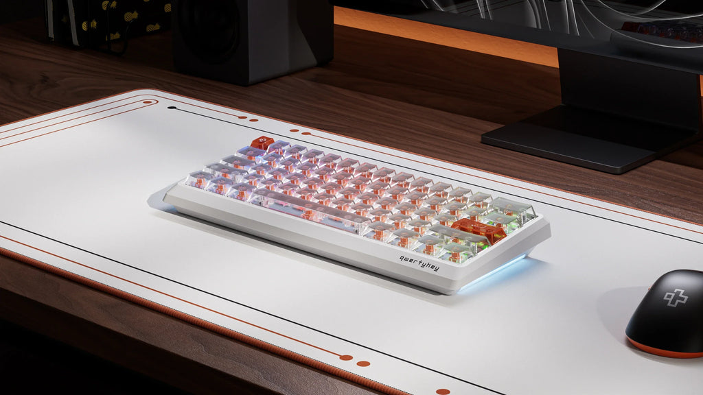 QwertyKey QK61 HE Phantom White – mágneses Hall Effect gamer billentyűzet, Rapid Trigger, Snap Tap, Full RGB