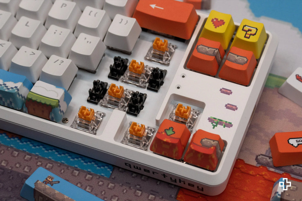 QwertyKey65 Arcade – mechanikus gamer billentyűzet, hot-swap, Full RGB