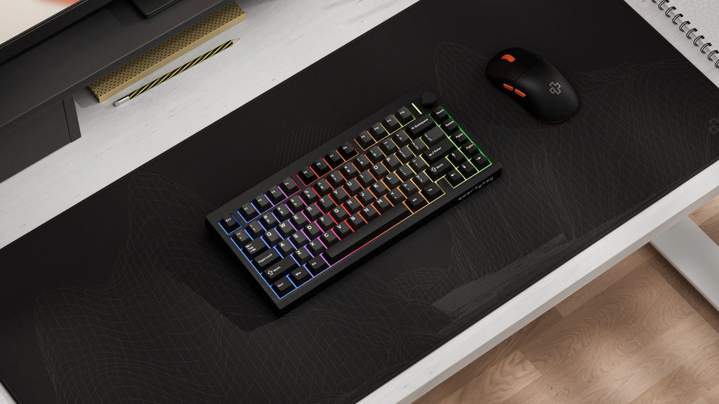 QwertyKey75 Pro V2 Black – vezeték nélküli mechanikus gamer billentyűzet, hot-swap, Full RGB, webes szoftver, gasket mount