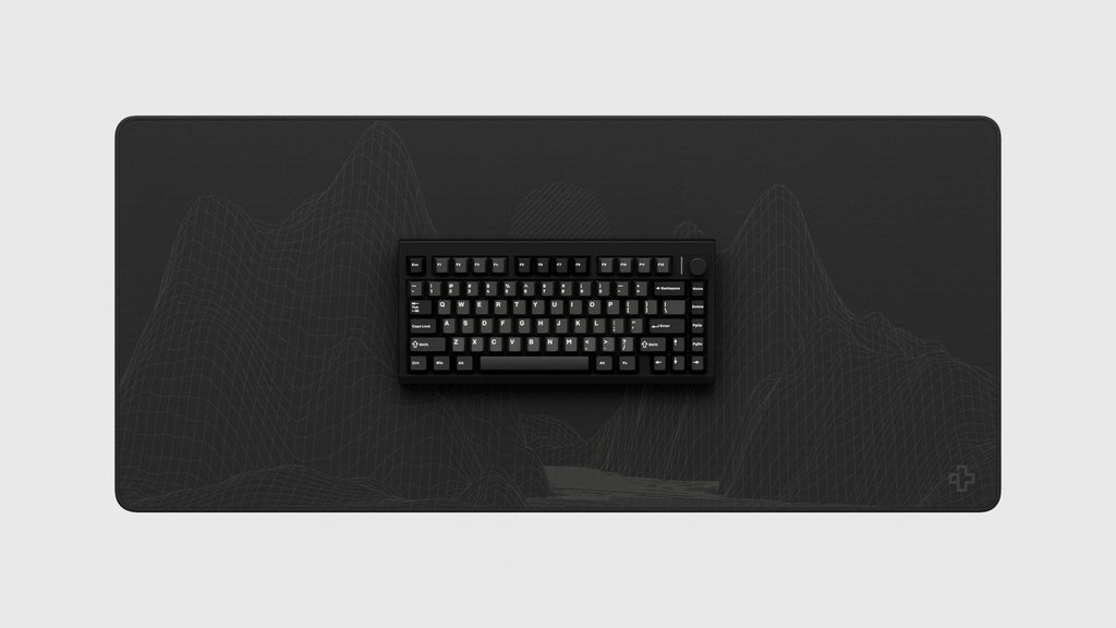 QwertyKey75 Pro V2 Black – vezeték nélküli mechanikus gamer billentyűzet, hot-swap, Full RGB, webes szoftver, gasket mount