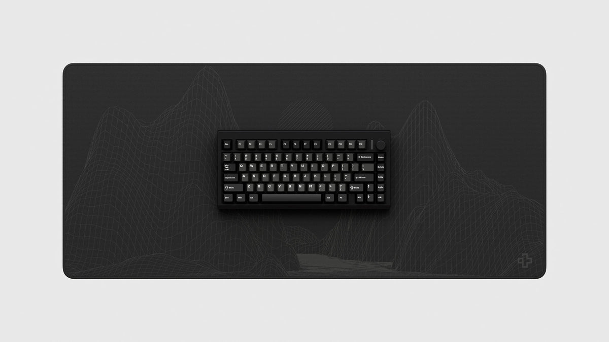 QwertyKey75 Pro V2 Black – vezeték nélküli mechanikus gamer billentyűzet, hot-swap, Full RGB, webes szoftver, gasket mount