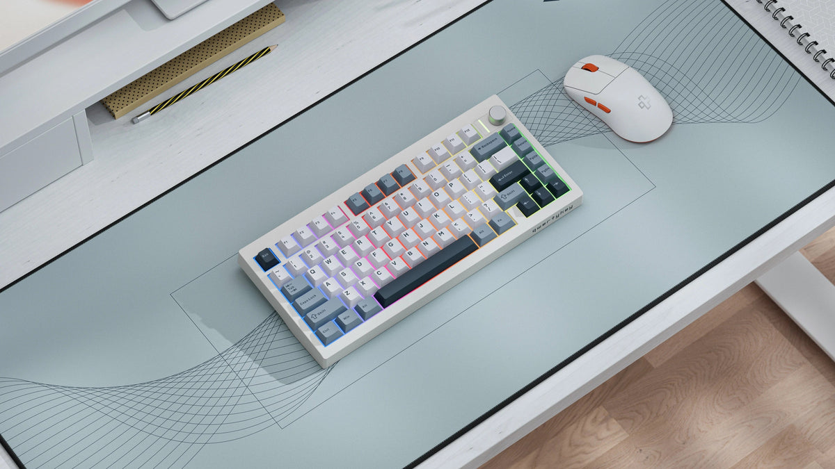 QwertyKey75 Pro V2 White – vezeték nélküli mechanikus gamer billentyűzet, hot-swap, Full RGB, webes szoftver, gasket mount