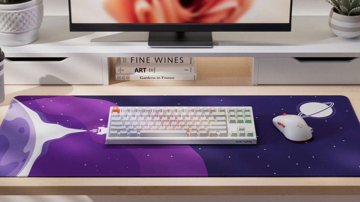 QwertyKey H87 Pro V2 fehér – vezeték nélküli mechanikus gamer billentyűzet, hot-swap, gasket, Full RGB