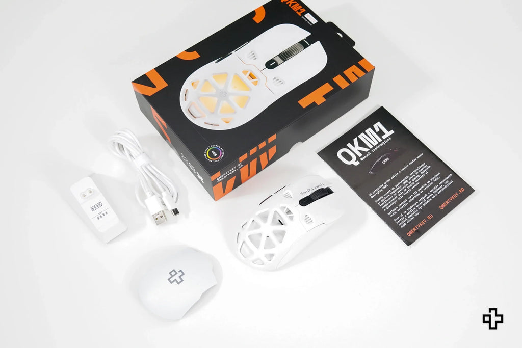 QwertyKey QKM1 vezeték nélküli Bluetooth egér töltődokkal, fehér