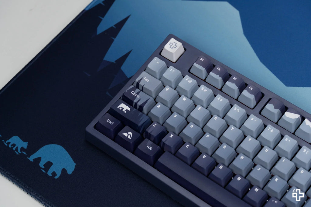 QwertyKey Carpathian gamer asztali egérpad, vízálló, varrott szélek, 4 mm, csúszásmentes gumitalp