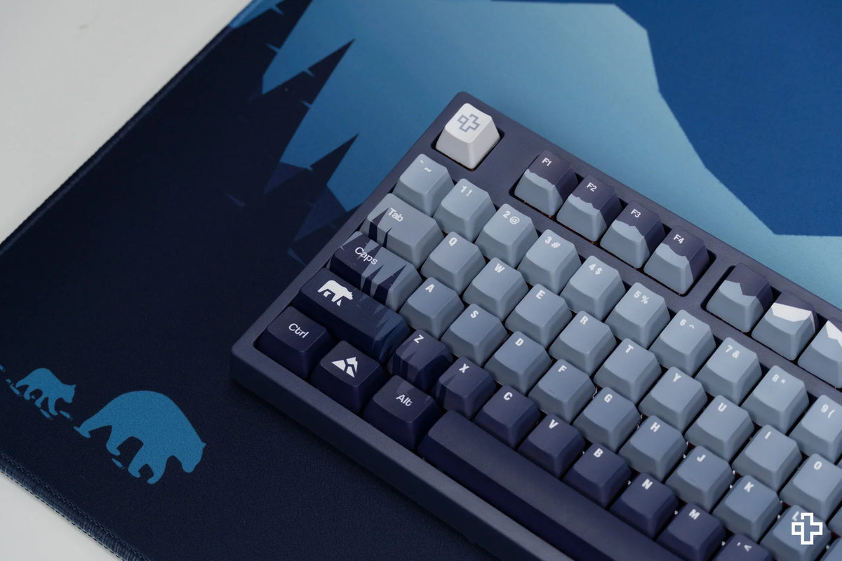 QwertyKey Carpathian gamer asztali egérpad, vízálló, varrott szélek, 4 mm, csúszásmentes gumitalp