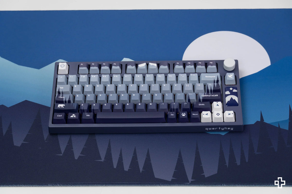 QwertyKey Carpathian gamer asztali egérpad, vízálló, varrott szélek, 4 mm, csúszásmentes gumitalp