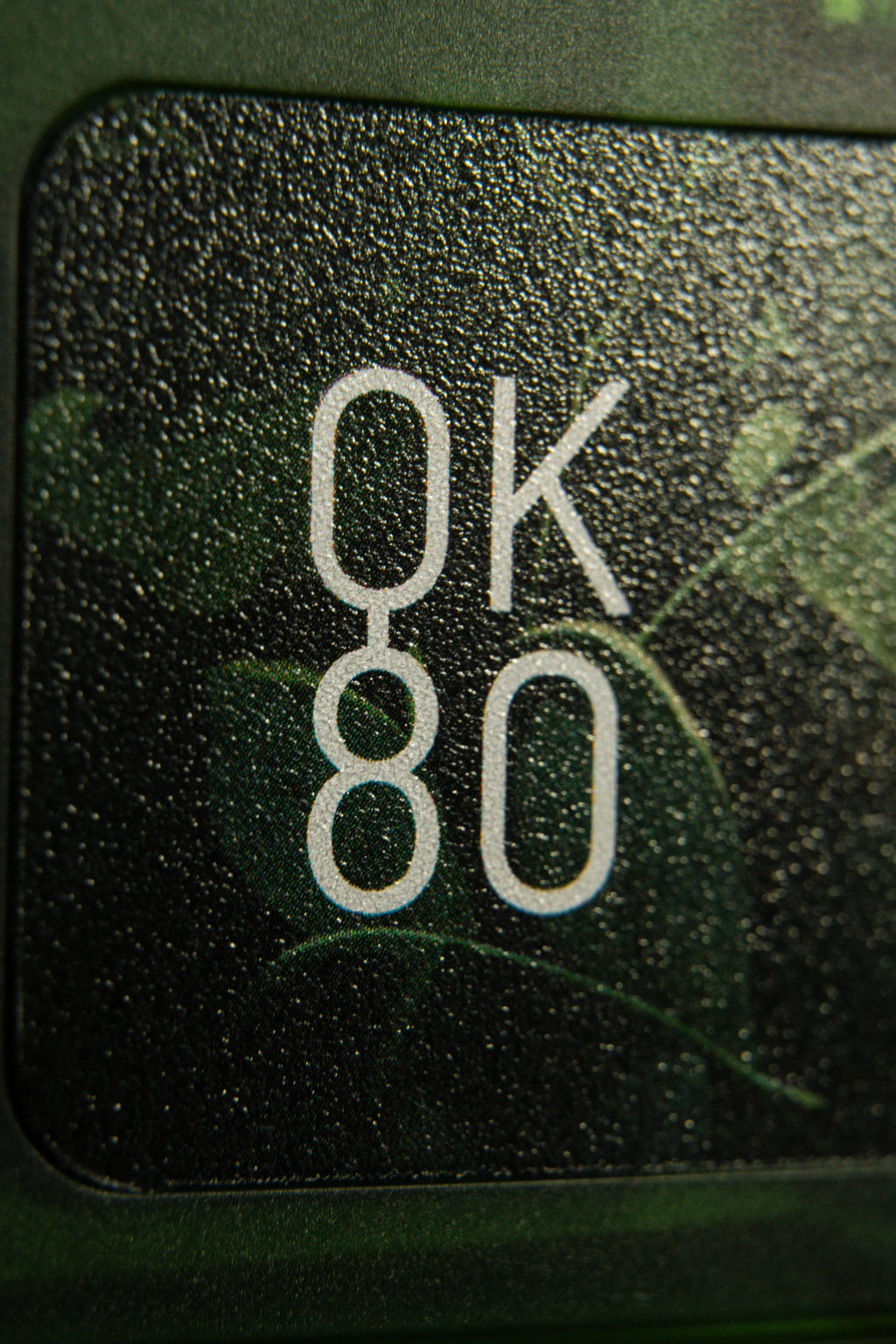 QwertyKey80 Leaf – vezeték nélküli mechanikus gamer billentyűzet kijelzővel, hot-swap, Full RGB, QMK/VIA, gasket mount