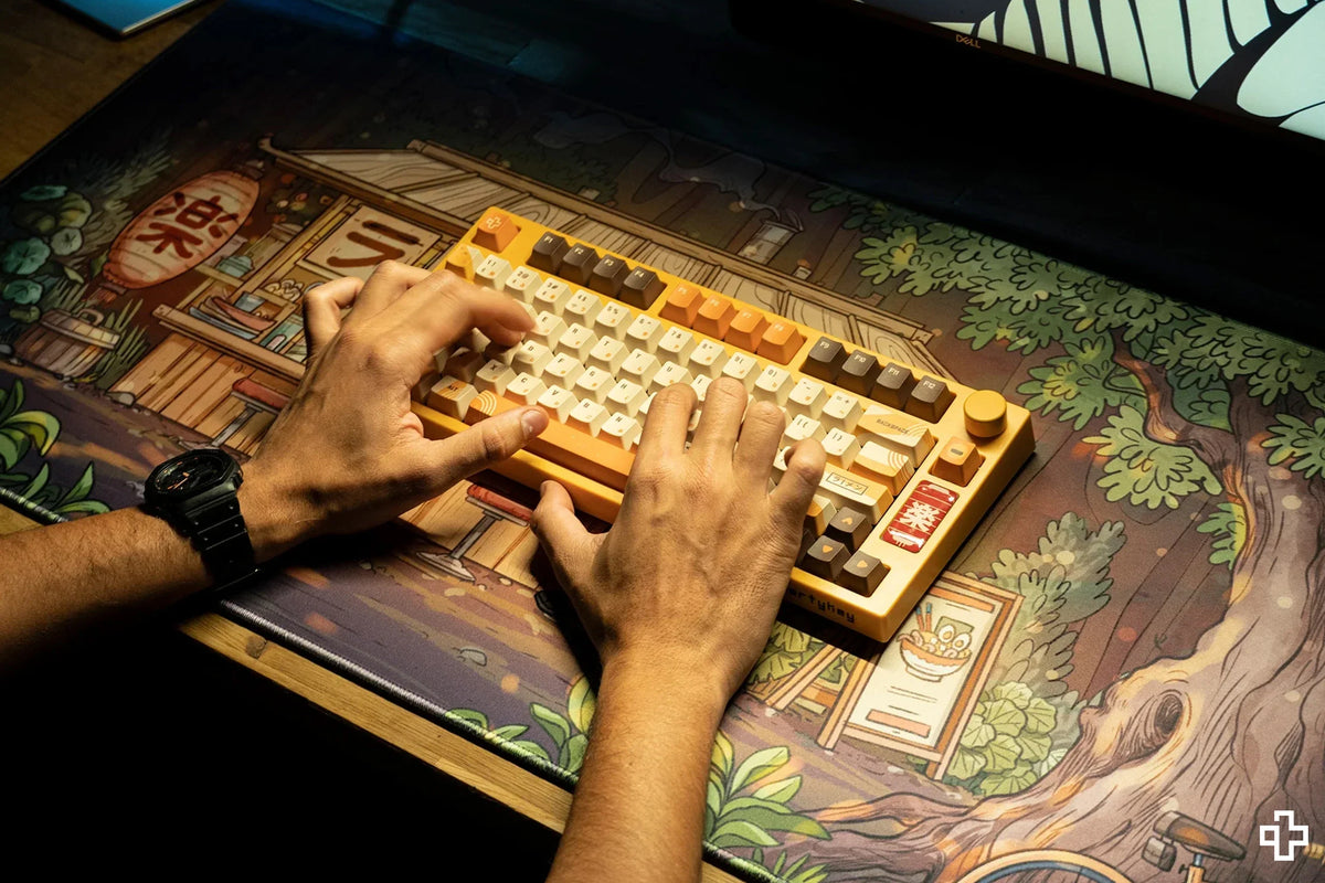 QwertyKey Ramen gamer asztali egérpad, vízálló, varrott szélek, 4 mm, csúszásmentes gumitalp