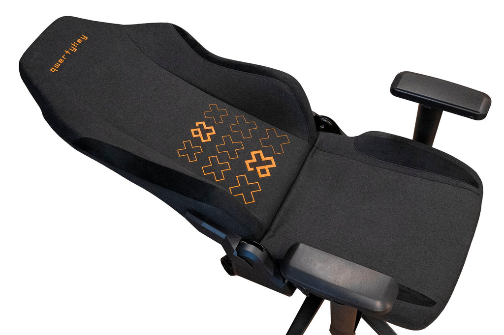 QwertyKey – QK/CTRL fekete gamer szék