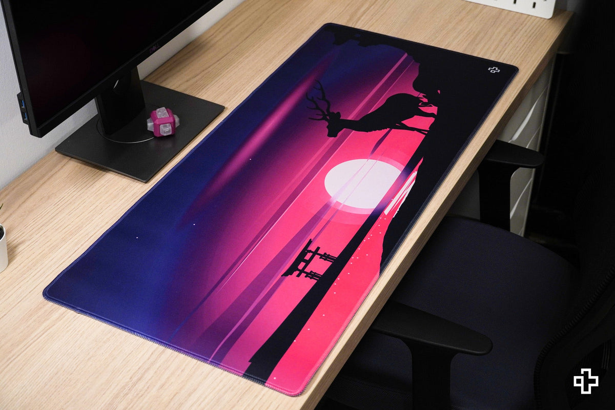 QwertyKey Sunshine gamer asztali egérpad, vízálló, varrott szélek, 4 mm, csúszásmentes gumitalp