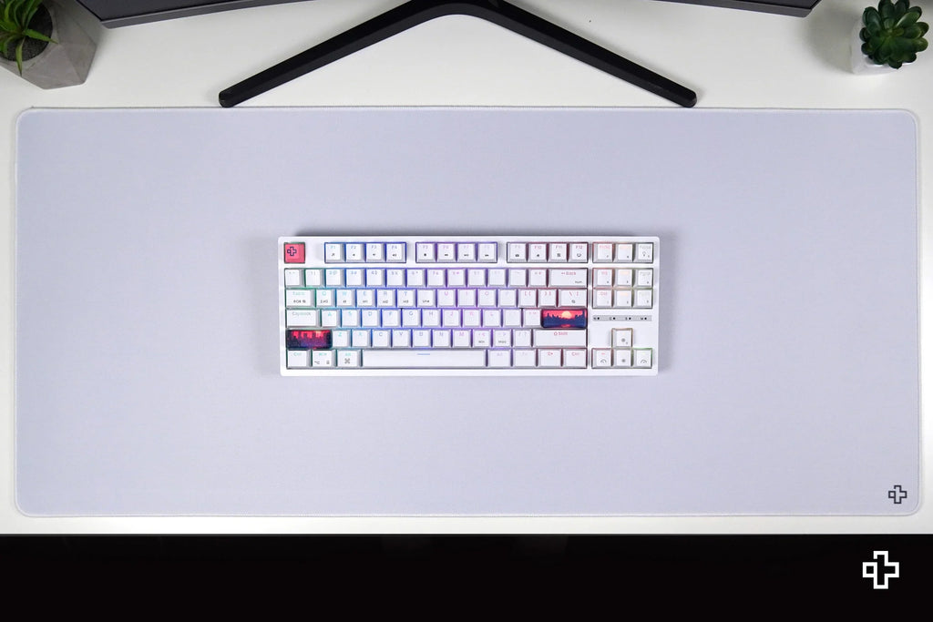 QwertyKey Classic Plain fehér gamer asztali egérpad, vízálló, varrott szélek, 4 mm, csúszásmentes gumitalp