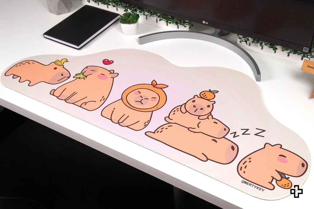 QwertyKey Capybara gamer asztali egérpad, vízálló, varrott szélek, 4 mm, csúszásmentes gumitalp