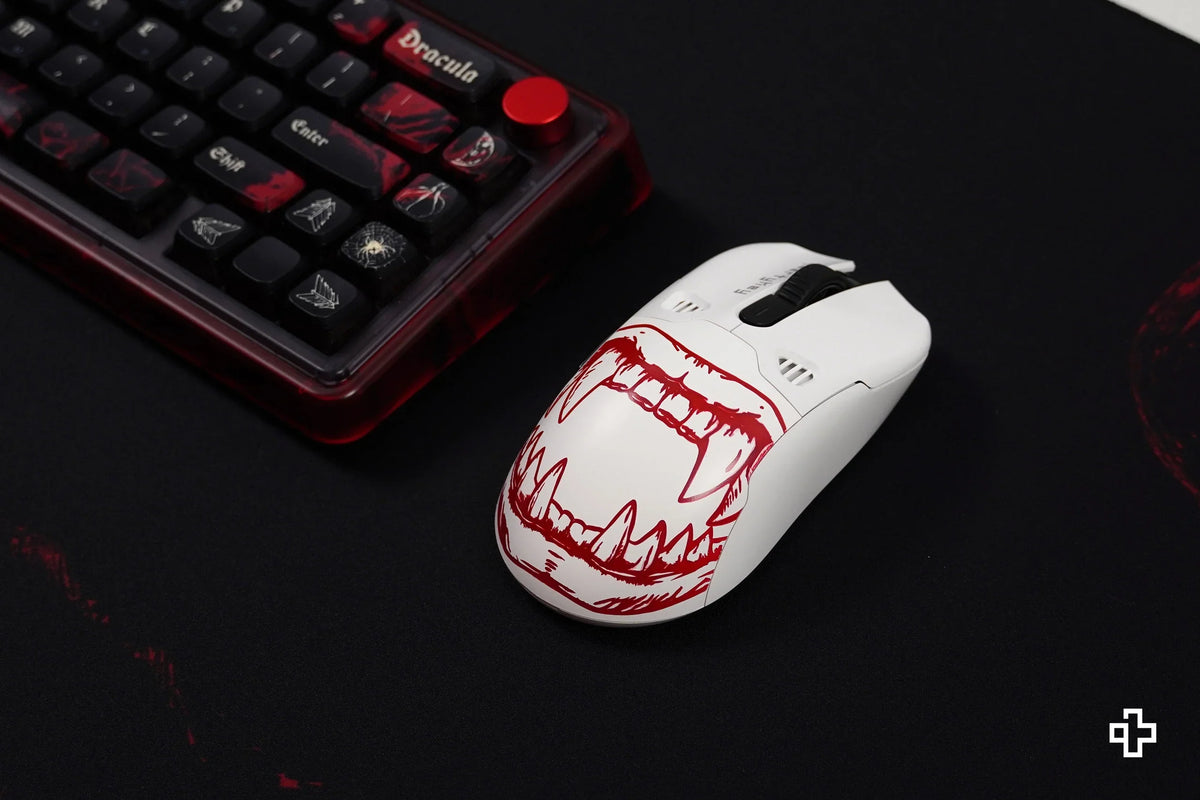QKM1 Dracula White egérburkolat