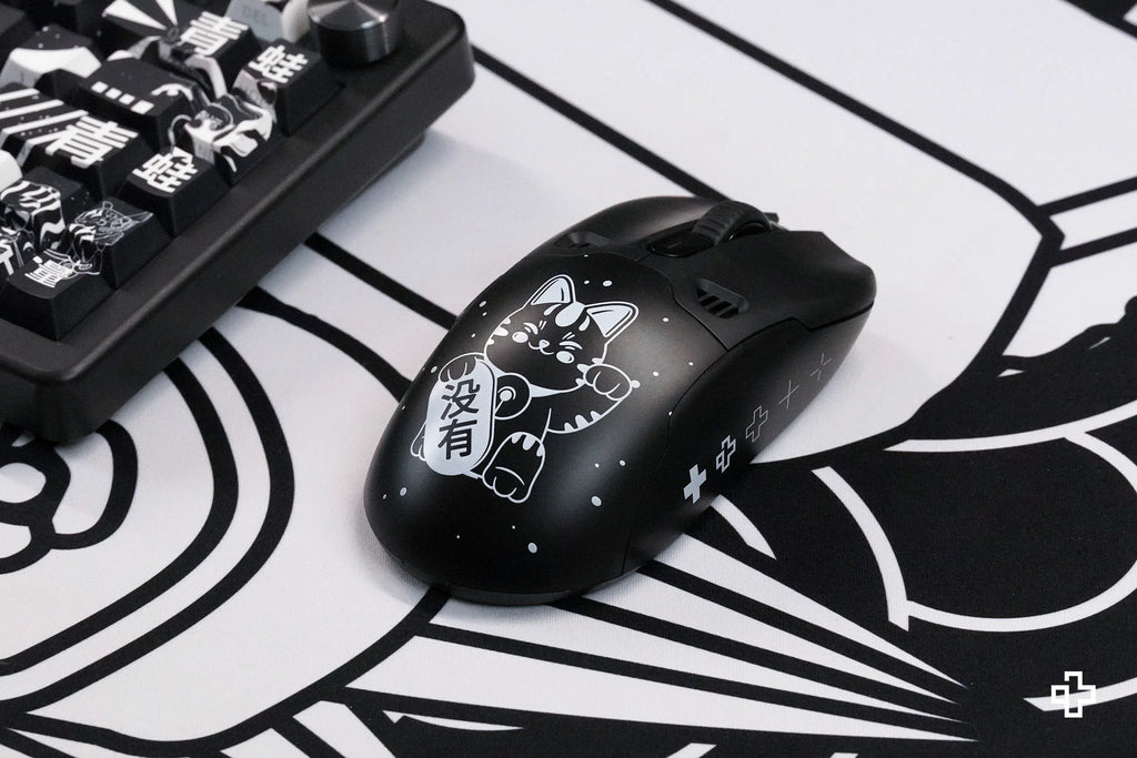 QKM1 MOMO Black egérburkolat
