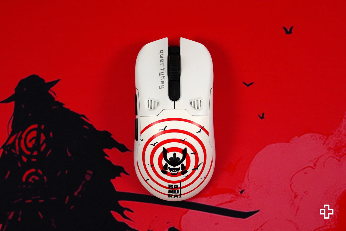QKM1 Samurai White egérburkolat