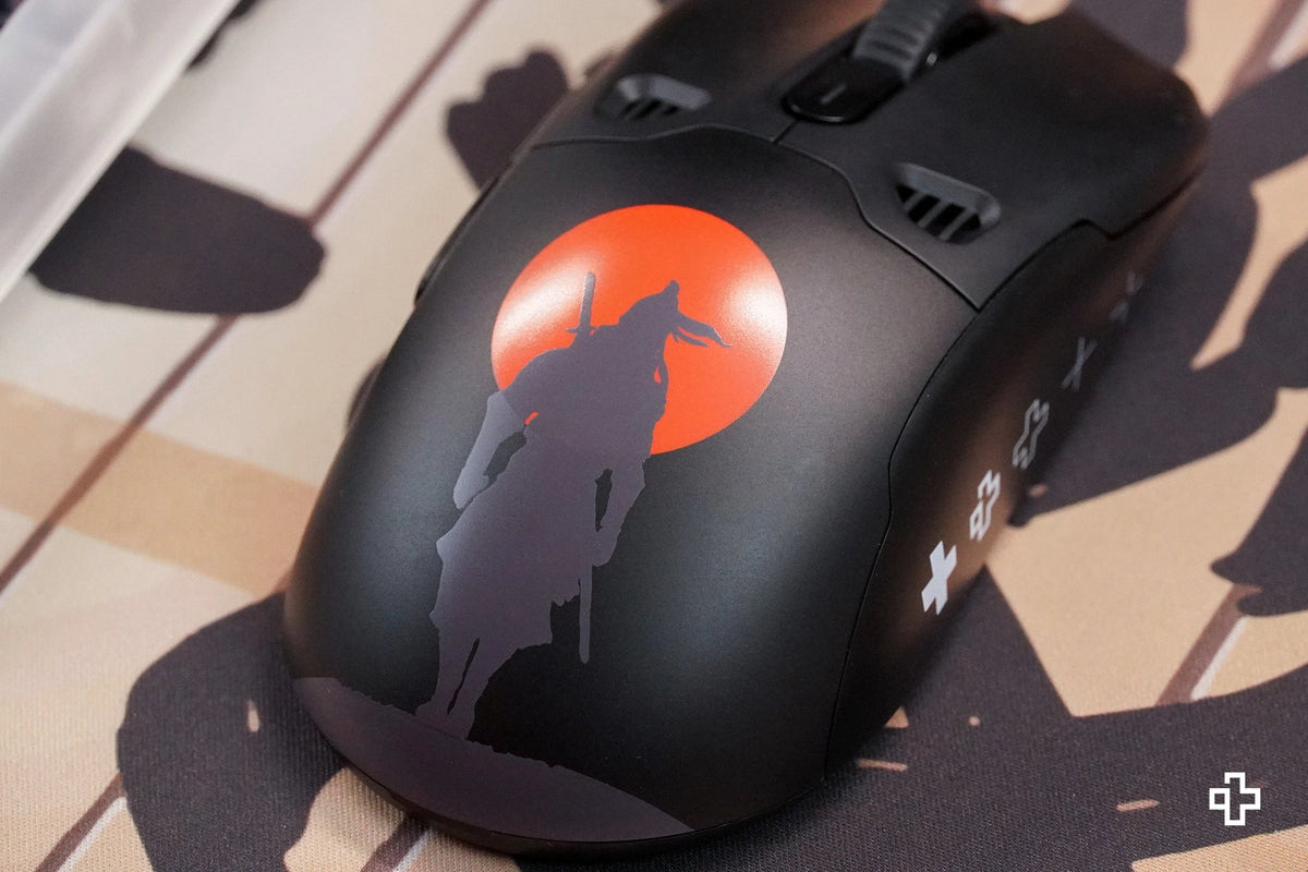 QKM1 Striker Black egérburkolat