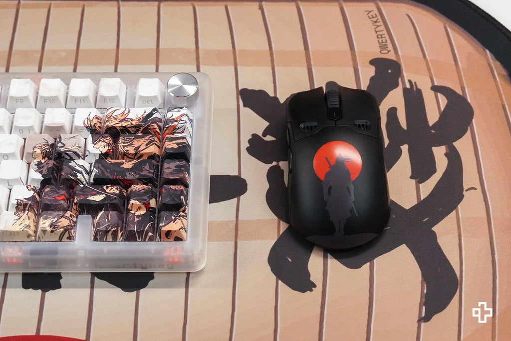 QKM1 Striker Black egérburkolat