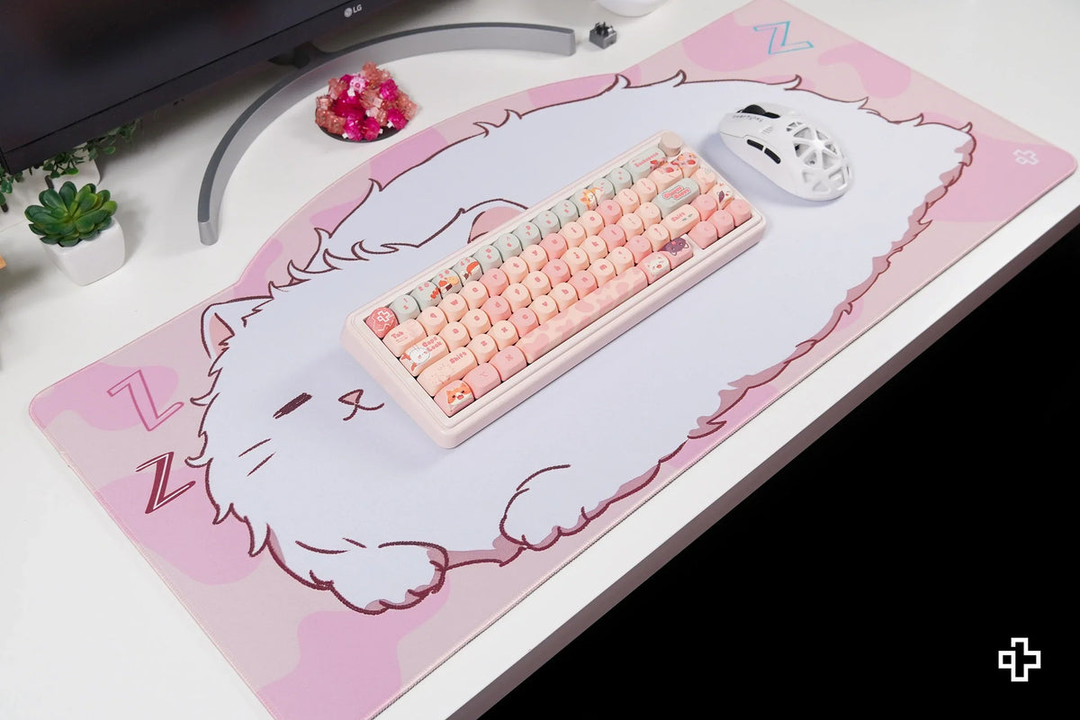 QwertyKey Bliss Cat gamer asztali egérpad, vízálló, varrott szélek, 4 mm, csúszásmentes gumitalp