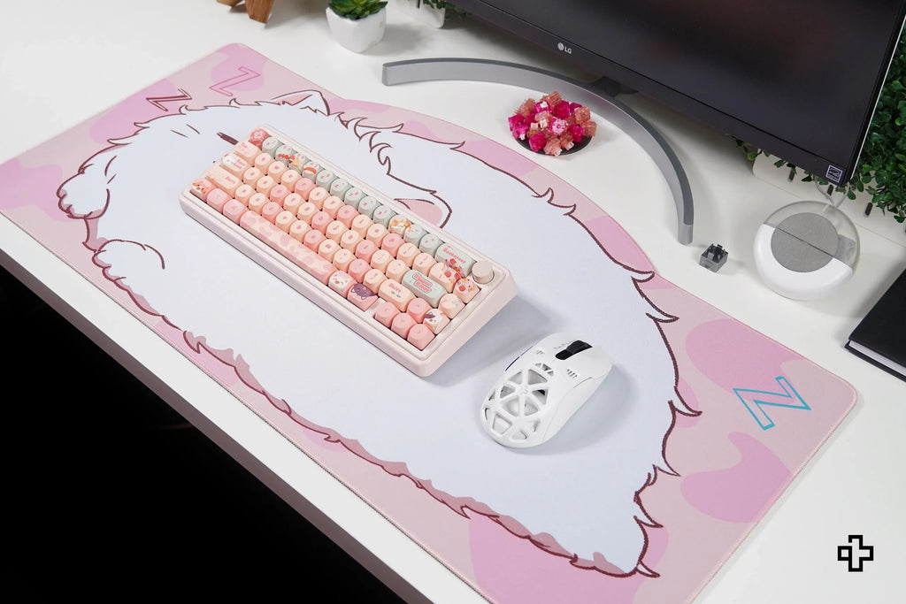 QwertyKey Bliss Cat gamer asztali egérpad, vízálló, varrott szélek, 4 mm, csúszásmentes gumitalp