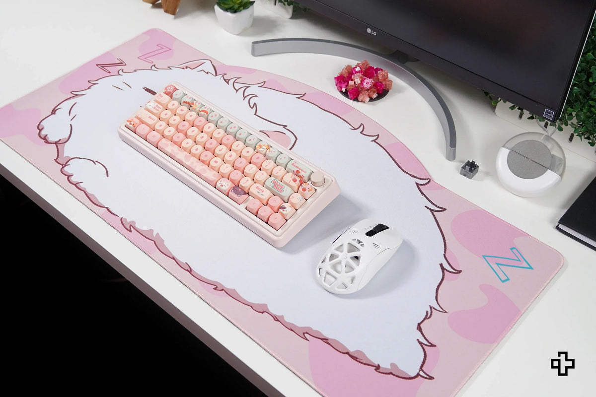 QwertyKey Bliss Cat gamer asztali egérpad, vízálló, varrott szélek, 4 mm, csúszásmentes gumitalp