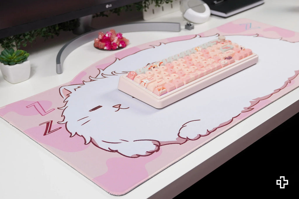 QwertyKey Bliss Cat gamer asztali egérpad, vízálló, varrott szélek, 4 mm, csúszásmentes gumitalp