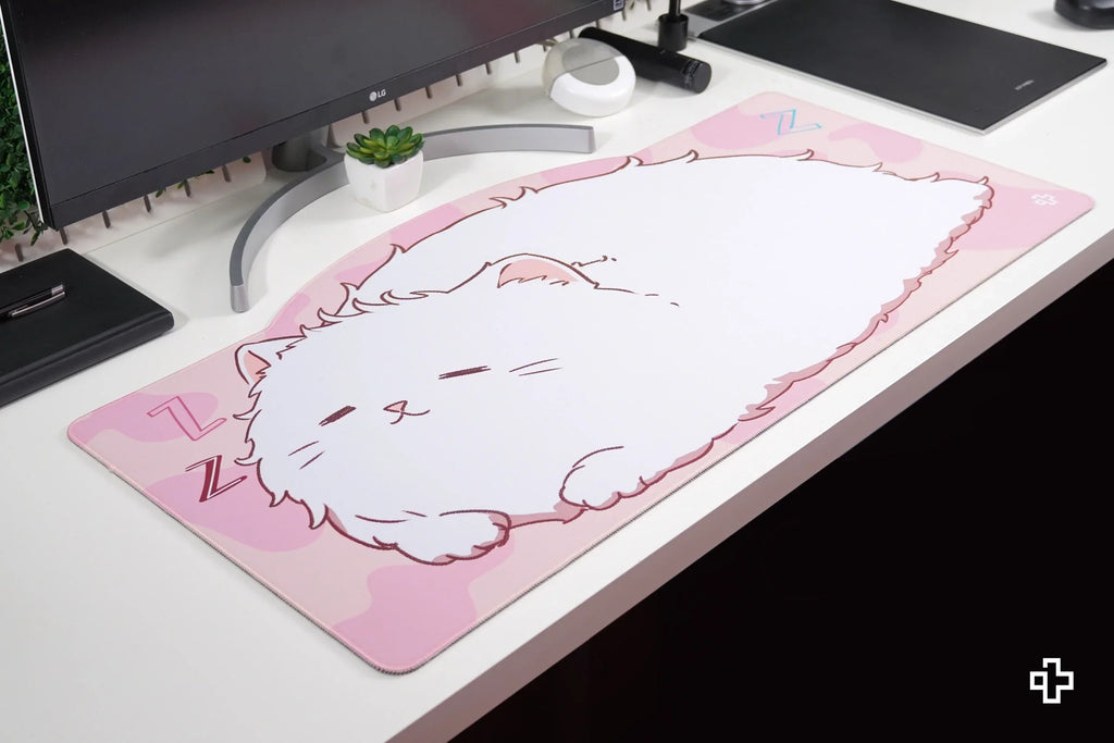 QwertyKey Bliss Cat gamer asztali egérpad, vízálló, varrott szélek, 4 mm, csúszásmentes gumitalp
