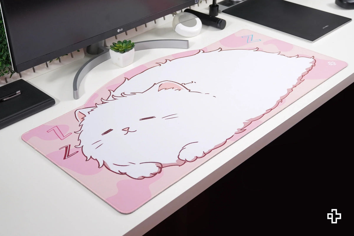 QwertyKey Bliss Cat gamer asztali egérpad, vízálló, varrott szélek, 4 mm, csúszásmentes gumitalp