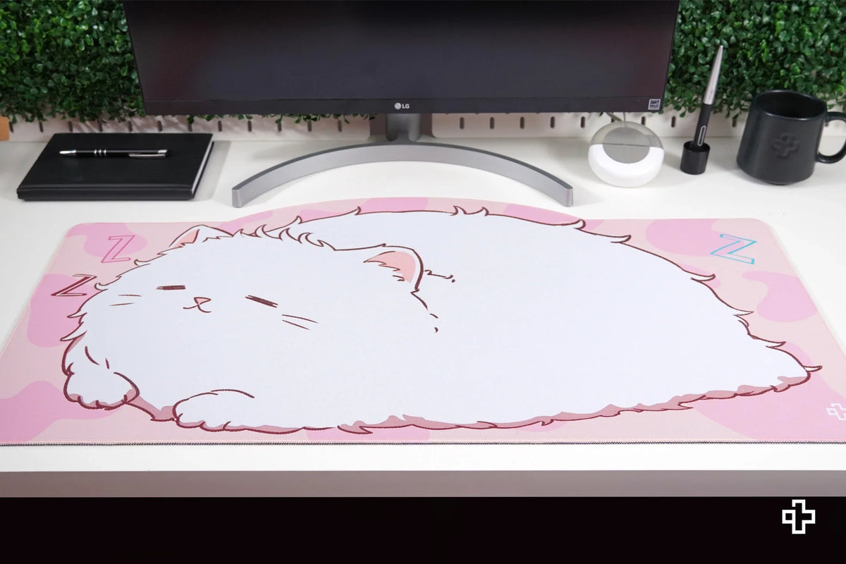 QwertyKey Bliss Cat gamer asztali egérpad, vízálló, varrott szélek, 4 mm, csúszásmentes gumitalp